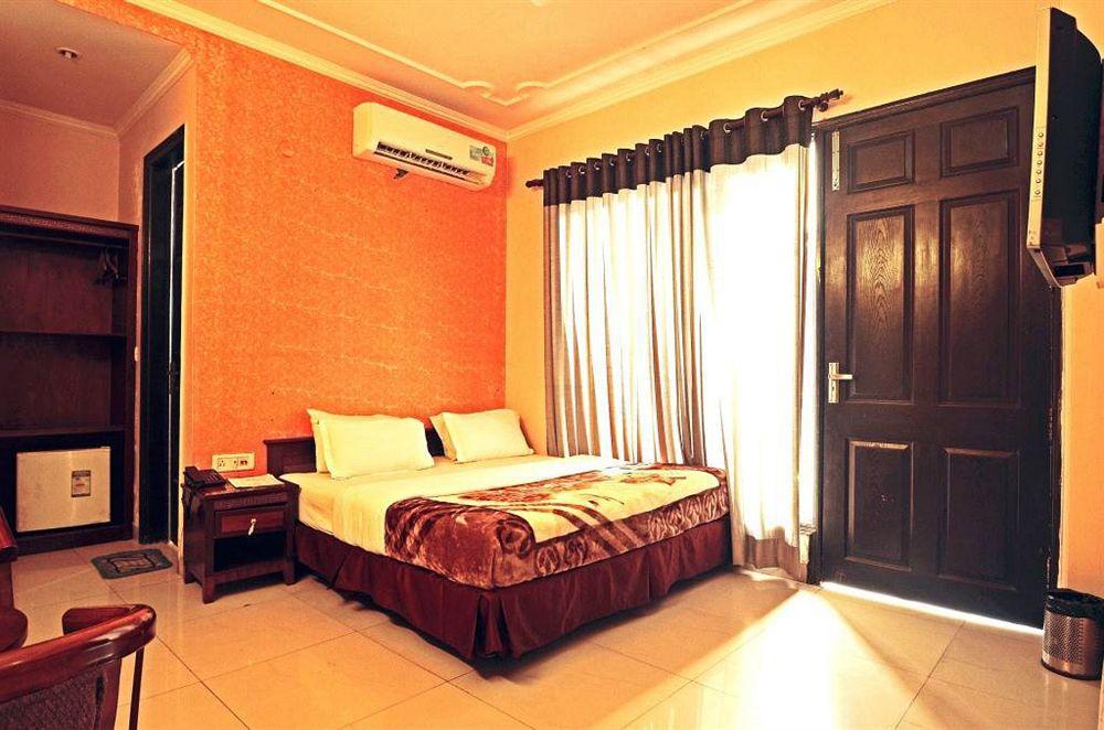 Hotel Sunrise เดลี ภายนอก รูปภาพ