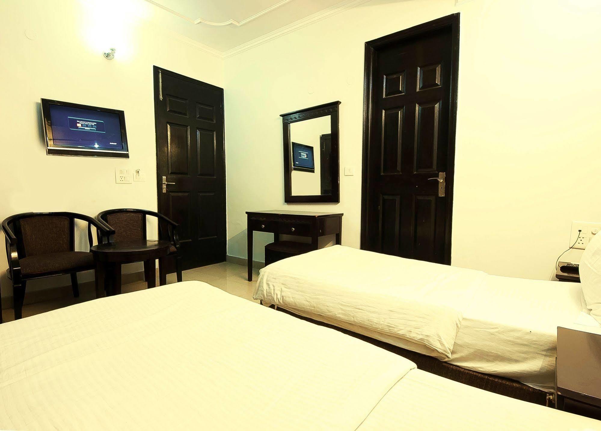 Hotel Sunrise เดลี ภายนอก รูปภาพ