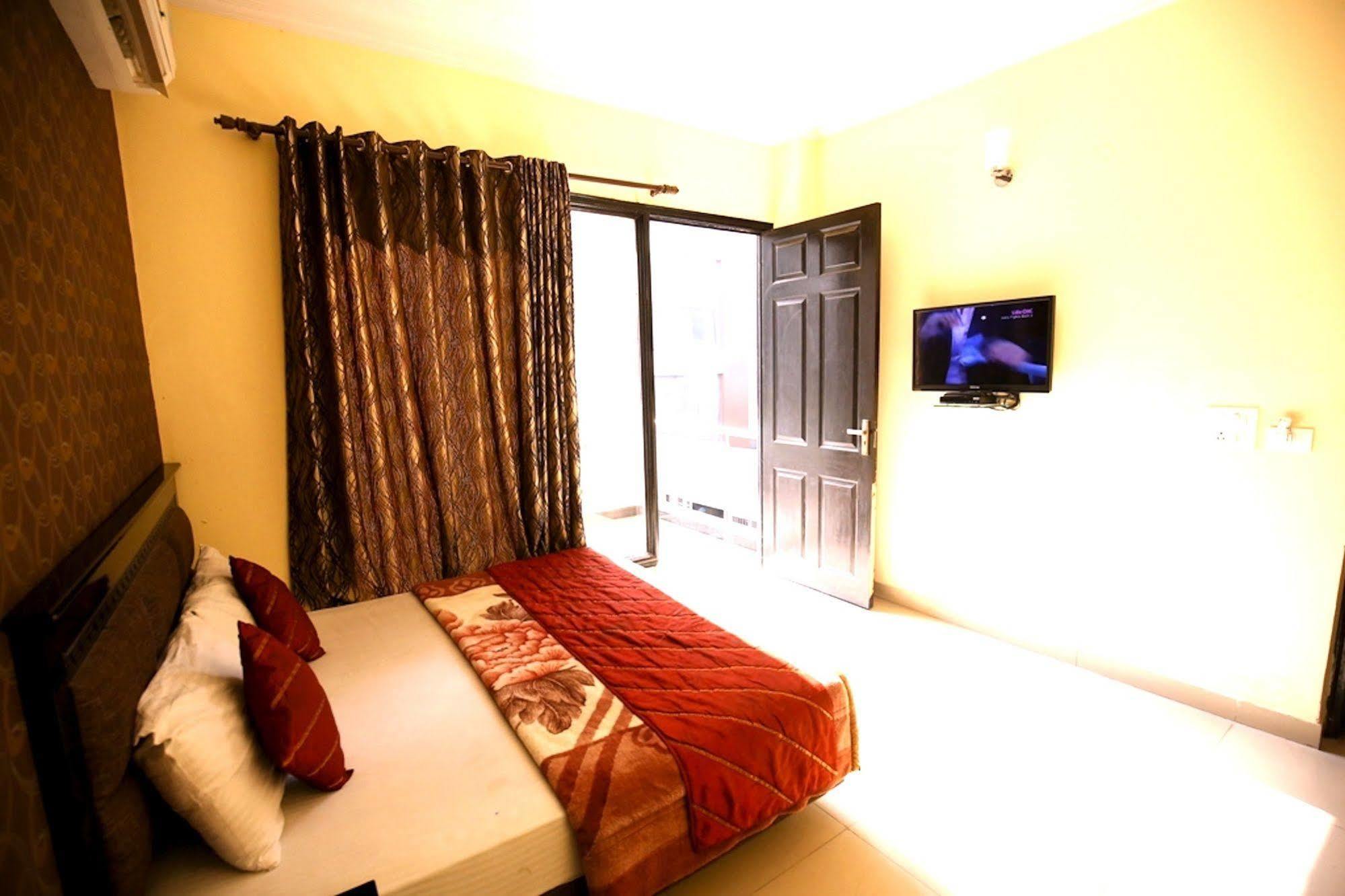 Hotel Sunrise เดลี ภายนอก รูปภาพ
