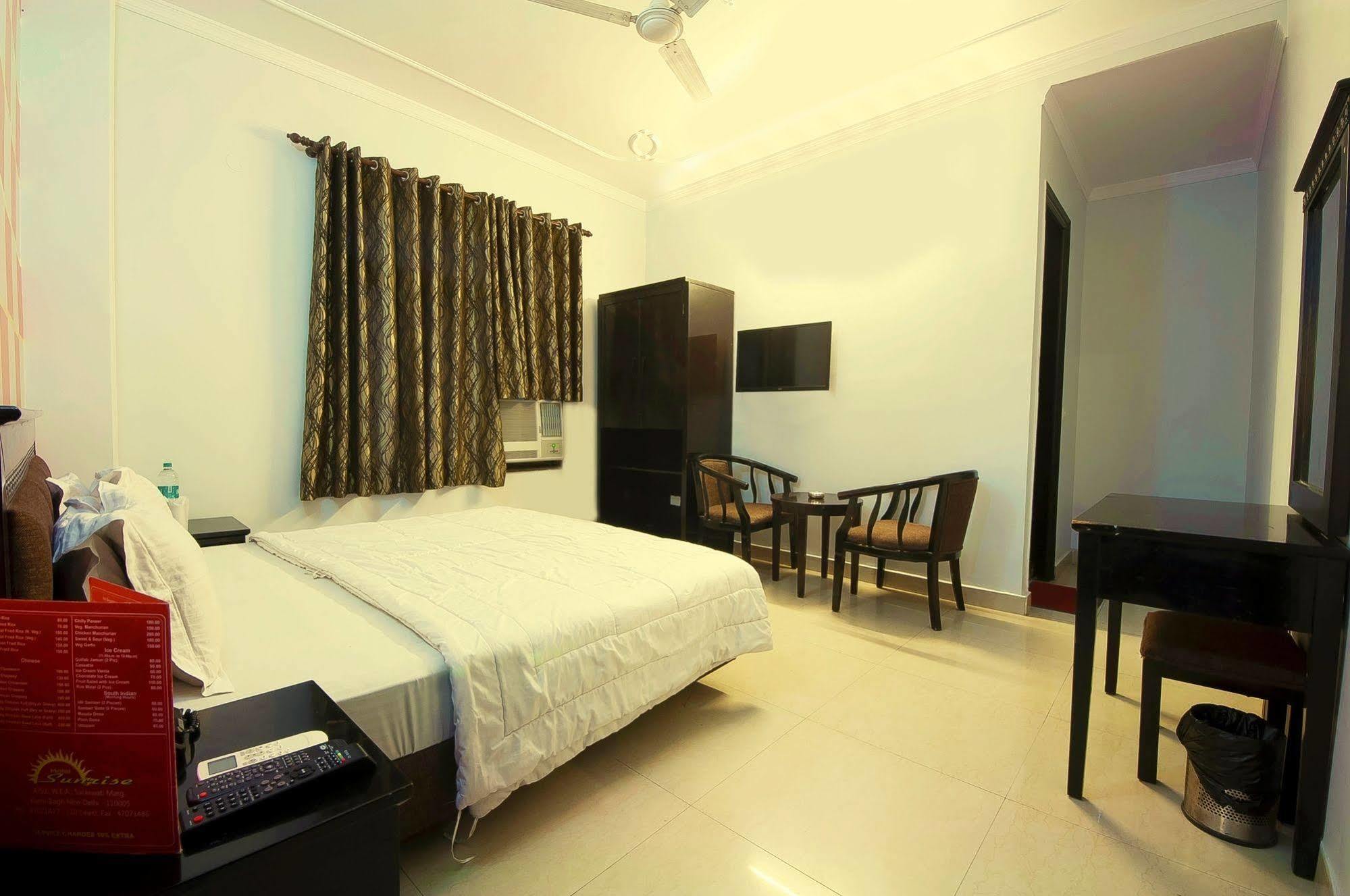 Hotel Sunrise เดลี ภายนอก รูปภาพ